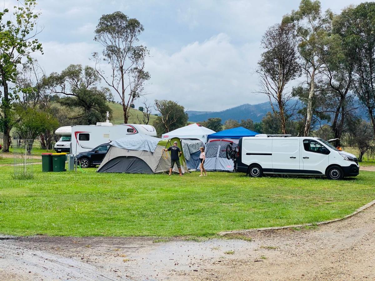 Corryong Caravan Park Formally Mt Mittamatite Caravan Park エクステリア 写真